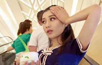 AISS爱丝(黄金版) - 欣杨在街角搞事情，网盘里的写真真的是小心脏合集！