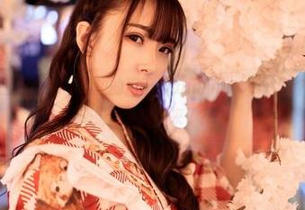 Feilin嗲囡囡 - 原图旁边的周于希dummy，喂，哪个女孩把糖果偷偷藏起来了？
