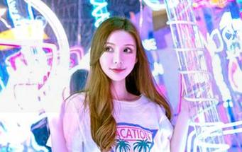 Feilin嗲囡囡 - 芷儿Momoko穿上和服，照片是套图，内心远比外表复杂...