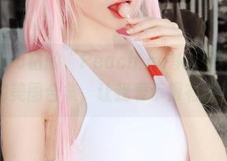 温柔又刁钻的“Peach milky姐姐”,她的美图合集,让我表示很有看头!