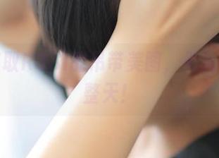 免费获取ROSI的吊带美图，吊儿郎当一整天！
