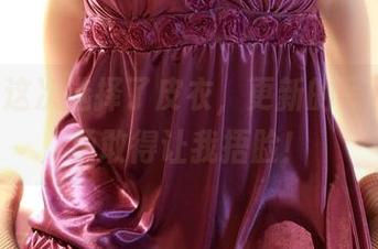 ROSI这次选择了皮衣，更新的写真竟然勇敢得让我捂脸！