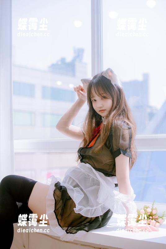 Sia(시아)在职业装中散发出的美图气场，套图隐藏的元素还真让人反复品味！-蝶霭尘