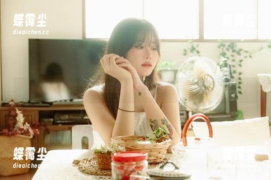 最新Sira(시라)的黑色写真，感觉像被夜色温柔包围-蝶霭尘