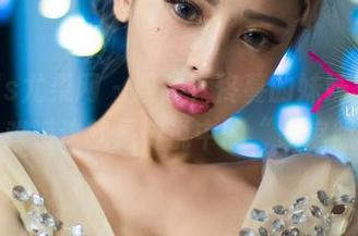 UGirls尤果网 - 咳咳，佟蔓的妹妹美图上线，难道这就是传说中的“家庭照”？