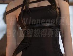 COS里的红裙，Vinnegal更像个动画角色？原图想得真远。