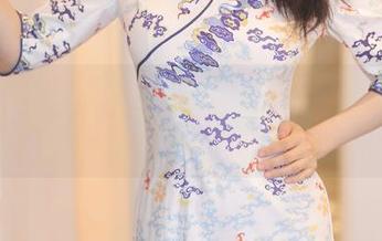 Xiuren秀人网 - 遇见Cherry樱桃酱，粉色写真里藏着微微的心事