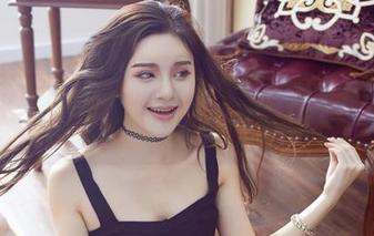 YouWu尤物馆 - Seven小七，让你的礼服套图来一波：发现不穿礼服反而更迷人！