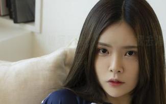 下载Yuka(유카)的海边写真集，顺便算算我去海边的旅行预算。