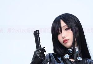一件毛衣，两个eliza喵喵，高清组合成功！这就叫“毛衣双璧”。