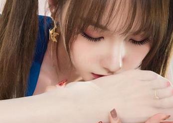 丽柜 - 查到的高清图库：当Amily的JK碰上我的审美底线