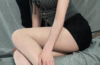 丽柜 - 泪目了，我的心只属于凉儿的私拍：瓜熟并蒂啊…啧。