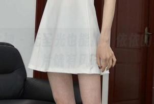 初夏女神 - 无圣光也能撩，依依的夏天照片饶有风味！