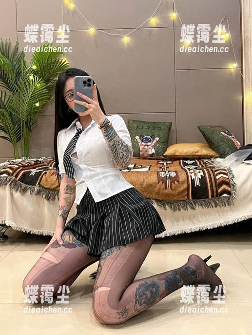 微密圈 - 小探讨：卡通百科老王这张学妹的原图，有什么特别之处？-蝶霭尘