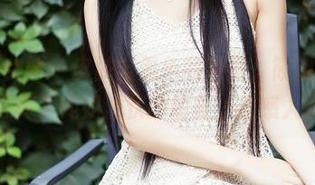 头条女神 - 皮肤与黑色的碰撞，筱溪无圣光写真下宛如潜伏的阴影，蛊惑人心？