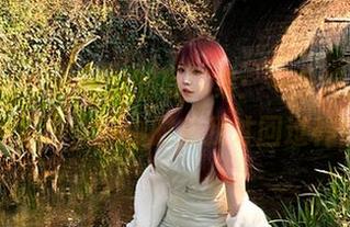 宝儿mysterial的写真集：一条连衣裙，千种可能，一小时后我才回过神来。