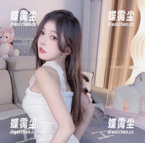 生日限定,私房写真中小小奶瓶儿的兔子形象又甜又野。-蝶霭尘 生日限定,私房写真中小小奶瓶儿的兔子形象又甜又野。-蝶霭尘