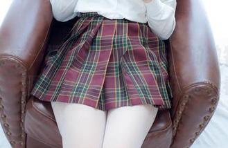 少女秩序 - 福利无上限，乐栀的独特制服写真，画面迷得让人想要倒过来看。