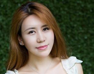 尤物馆 - 木木hanna出新招，最新写真：网袜也能萌翻，你心被征服没？