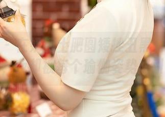 尤蜜荟 - 在奶瓶土肥圆矮挫丑黑穷的高清图册中，我却被每个瑜伽姿势吸引了……