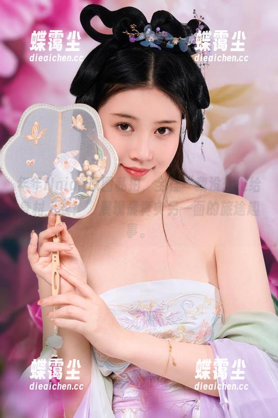 年年Nnian原图私拍,全程“我没想过给身材上衣!”展现最真实另一面的旅途趣事。-蝶霭尘 年年Nnian原图私拍,全程“我没想过给身材上衣!”展现最真实另一面的旅途趣事。-蝶霭尘