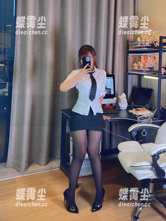 微密圈 - 长腿也太抢戏了，张思允nice的美图真让人意犹未尽。-蝶霭尘