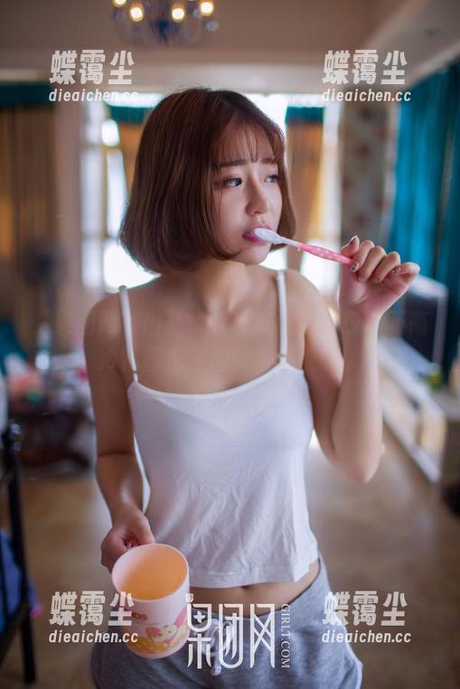 “果团网”出品:谁还敢说邻家少女不高冷?图包照得欲罢不能啊。-蝶霭尘 “果团网”出品:谁还敢说邻家少女不高冷?图包照得欲罢不能啊。-蝶霭尘