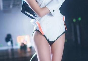一眼看上去，桜桃喵的女仆作品也太有风格了吧！