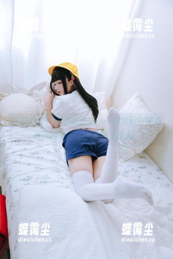 私拍合集：一边做家务，一边勾引？樱井小莜的皮质女仆含蓄又撩人。-蝶霭尘