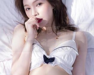 又一波白露Bululu图包更新，御姐造型让你忍不住多瞄几眼～