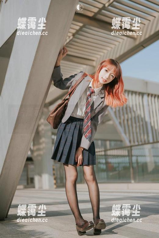 图片展示:祖木子教你怎样优雅又俏皮地驾驭白丝少女风!-蝶霭尘 图片展示:祖木子教你怎样优雅又俏皮地驾驭白丝少女风!-蝶霭尘