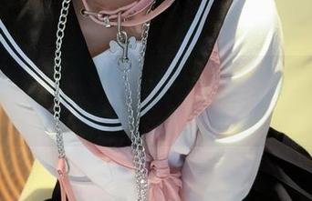 神沢永莉的私房美腿图片，腿在哪里，目光就停在哪里。