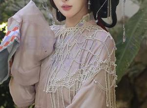秀人网 - 泰国旅拍：是小逗逗如何变身写真女主角