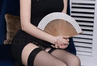 秀人网 - 更新！黎秋秋的浴缸新宠，今年泳池正在醺酣中酝酿新玄机！