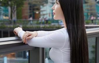 蜜桃社 - 图库精选：Suki与短裙的交响曲——想问问，这舞步是怎么编排的？