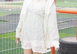 袜啵啵 - 小奶熊在白棉袜中游走：高清原图让人在沉醉中敌不过那份懒洋洋的可爱。