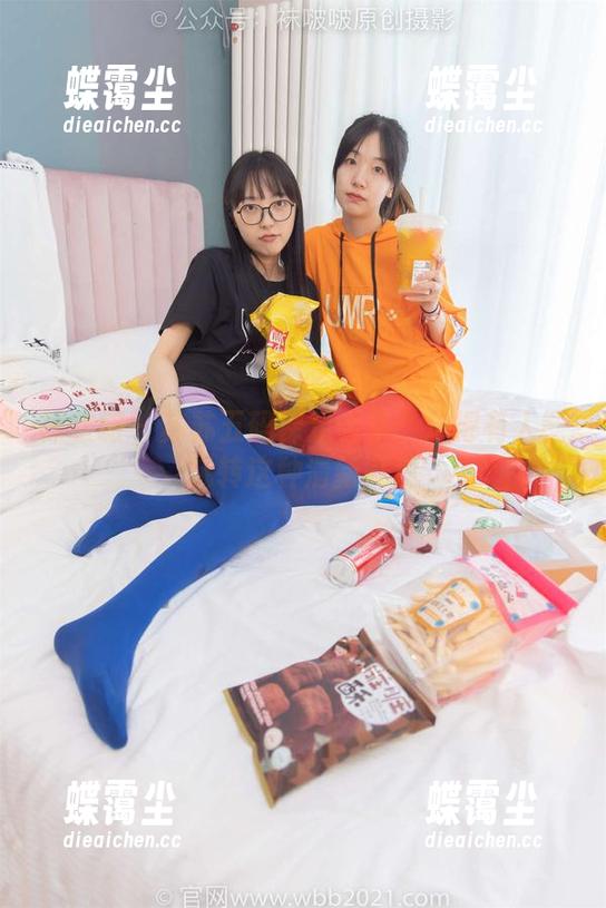 袜啵啵 - 苏苏五码裸足合集：难得有人能玩转这种清新气质-蝶霭尘