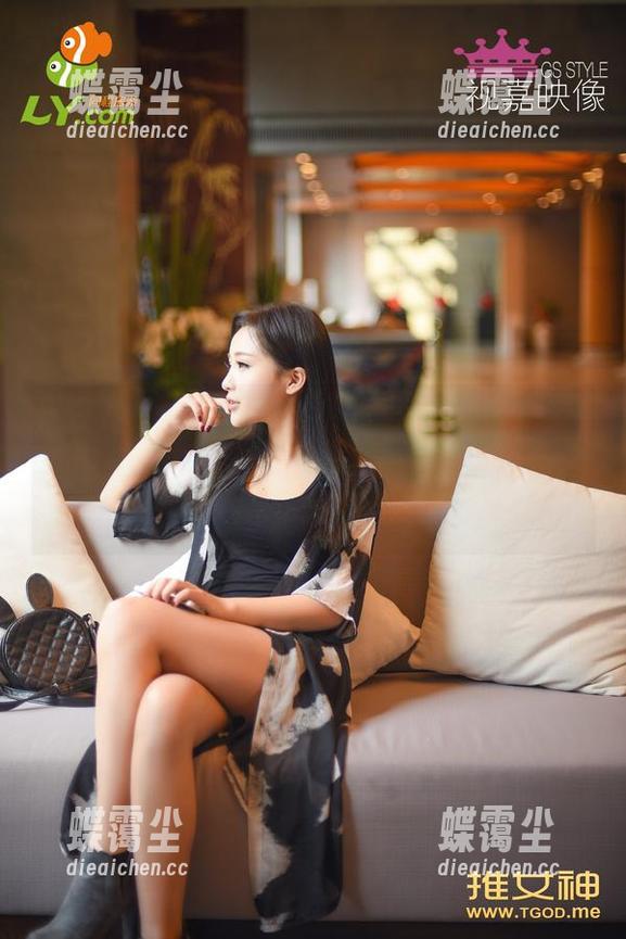 青豆客 - 黑白风格的婕西儿jessie在线，原图点开后才发现，原来选择单纯也是种大胆的表达！-蝶霭尘
