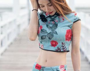 魅妍社 - 穿上泳装，Ashely丽丽的私人视角：这是我与阳光的独特对话…