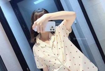 魔物喵nigisa的全套巫女自拍包，真的是随便拍都好看啊，photoshop都不需要？