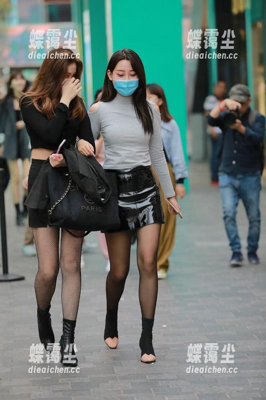 魔镜街拍 - 超高颜值,极致包臀,婷婷的灰裙让这幅美图充满了不经意的诱惑。-蝶霭尘 魔镜街拍 - 超高颜值,极致包臀,婷婷的灰裙让这幅美图充满了不经意的诱惑。-蝶霭尘