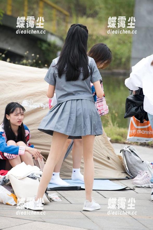 魔镜街拍 在线解锁魔镜街拍,图片中散落的时光,真让人思绪万千。